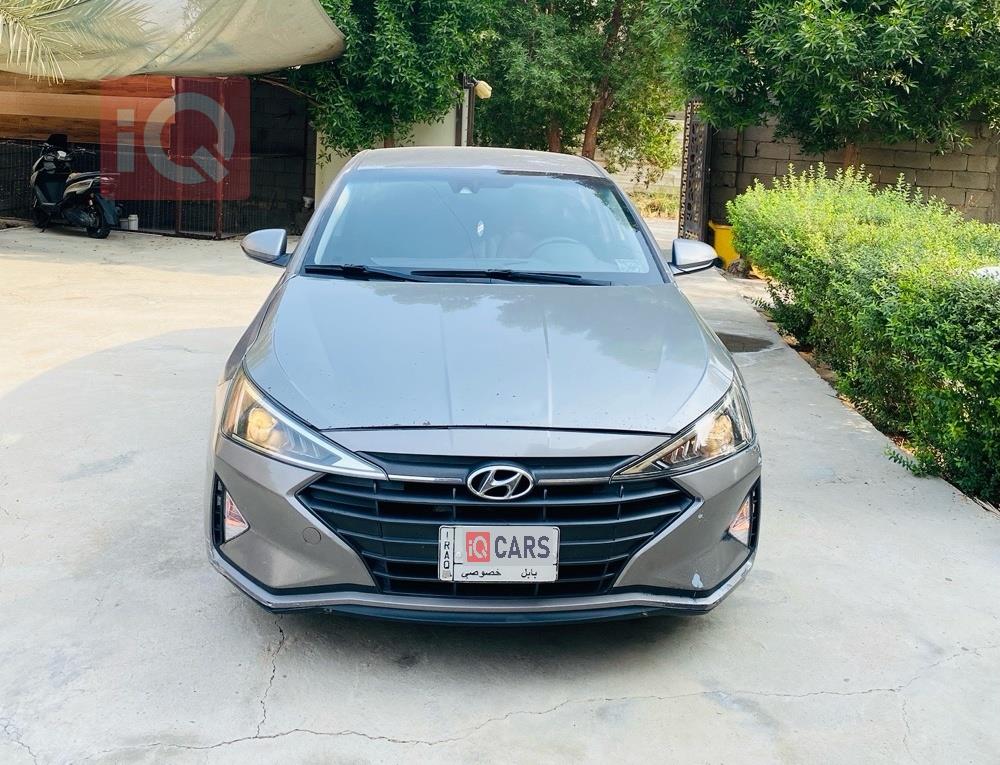 هیوندای ئەلەنترا